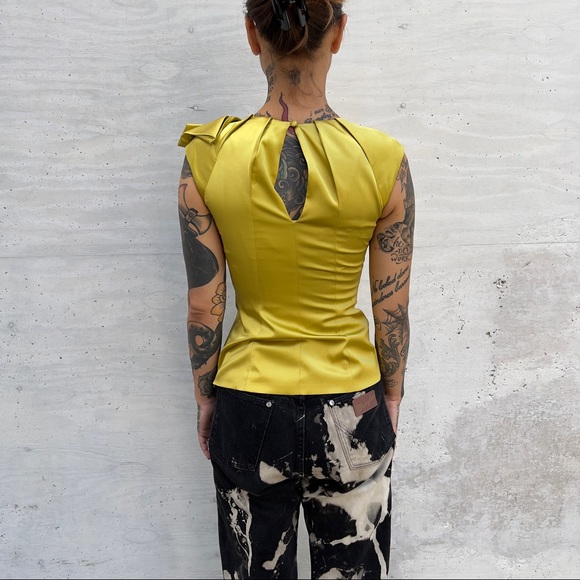 KAREN MILLEN/Preowned Women’s Pleated Silk Blouse in Chartreuse sz 2 - Picture 6 of 8